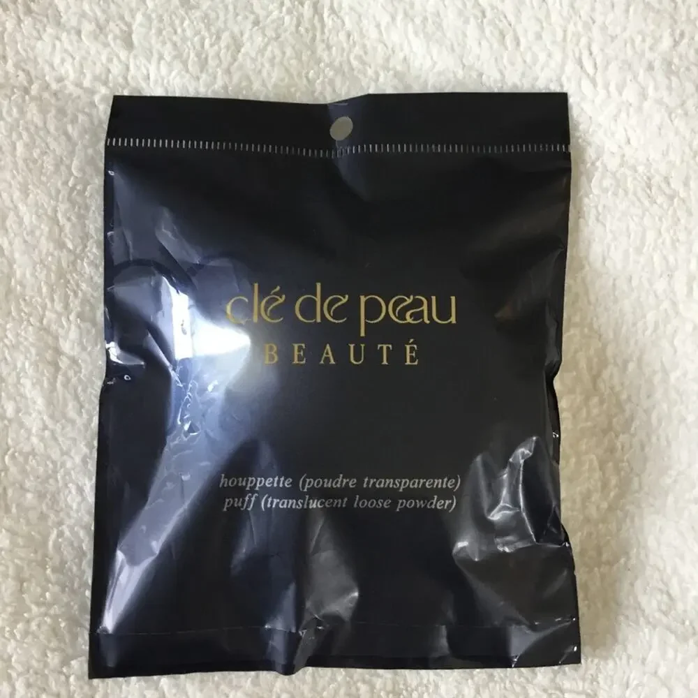 Clé de Peau Beauté Translucent Loose Powder Puff